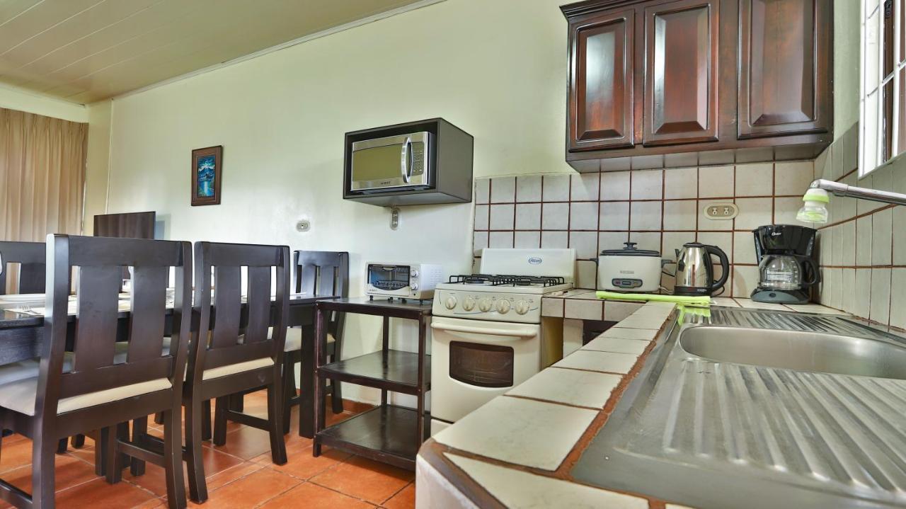 Condo'S Vista Al Volcan ラ・フォルトゥナ エクステリア 写真